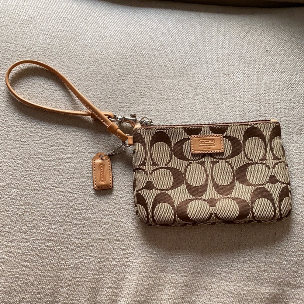 Coach Wristlet - pristine condition! - Picture 3 of 5